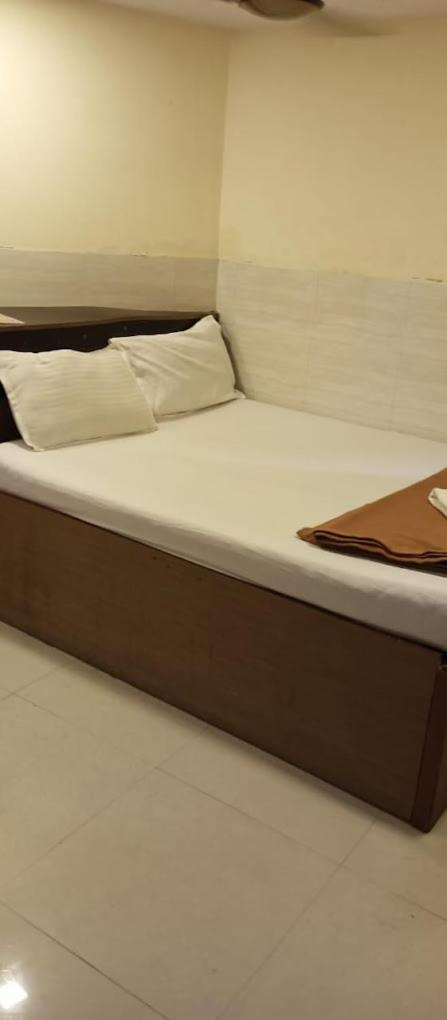 New Hotel Tara By Glitz Hotels Mumbai  Buitenkant foto