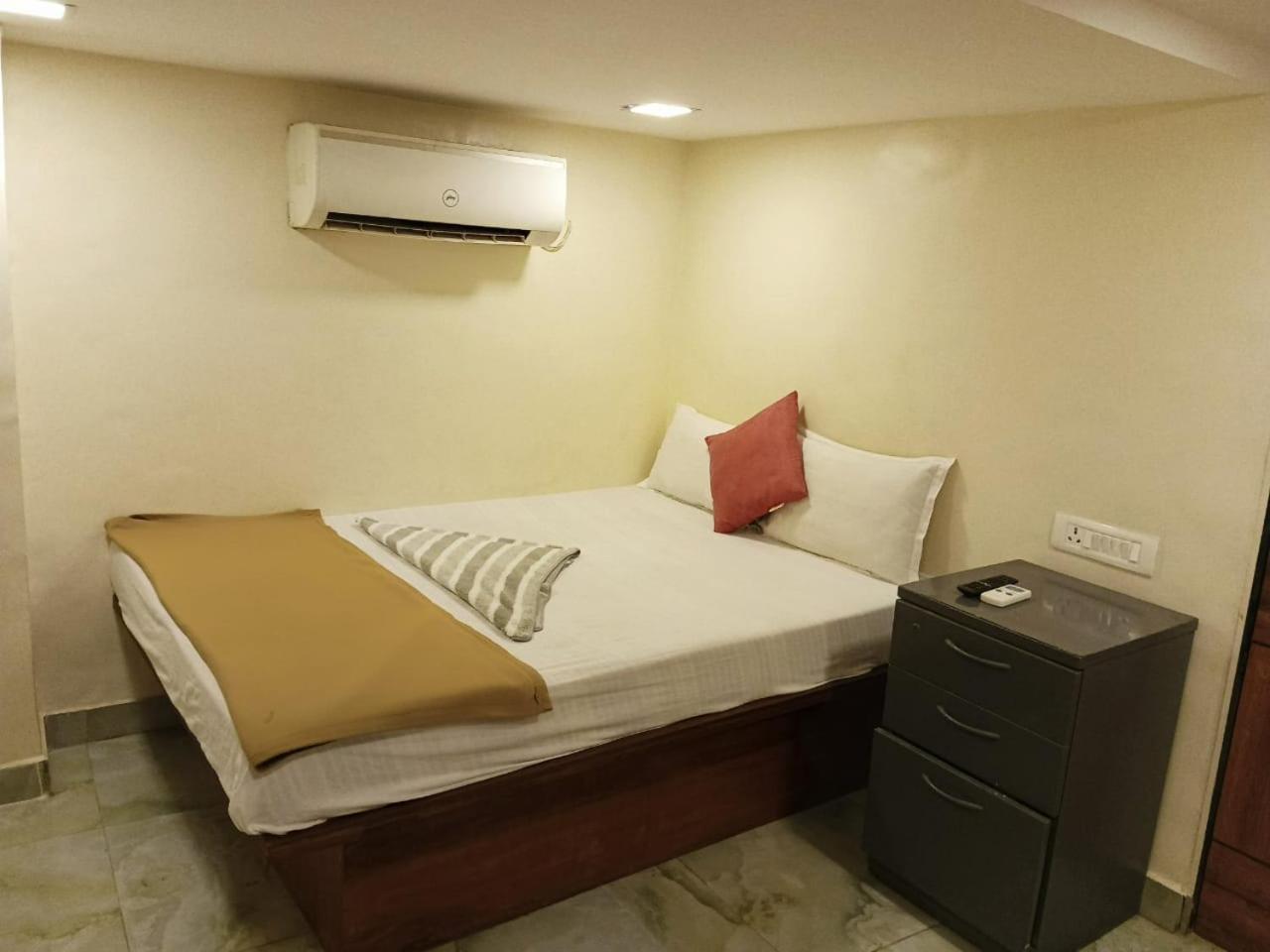 New Hotel Tara By Glitz Hotels Mumbai  Buitenkant foto