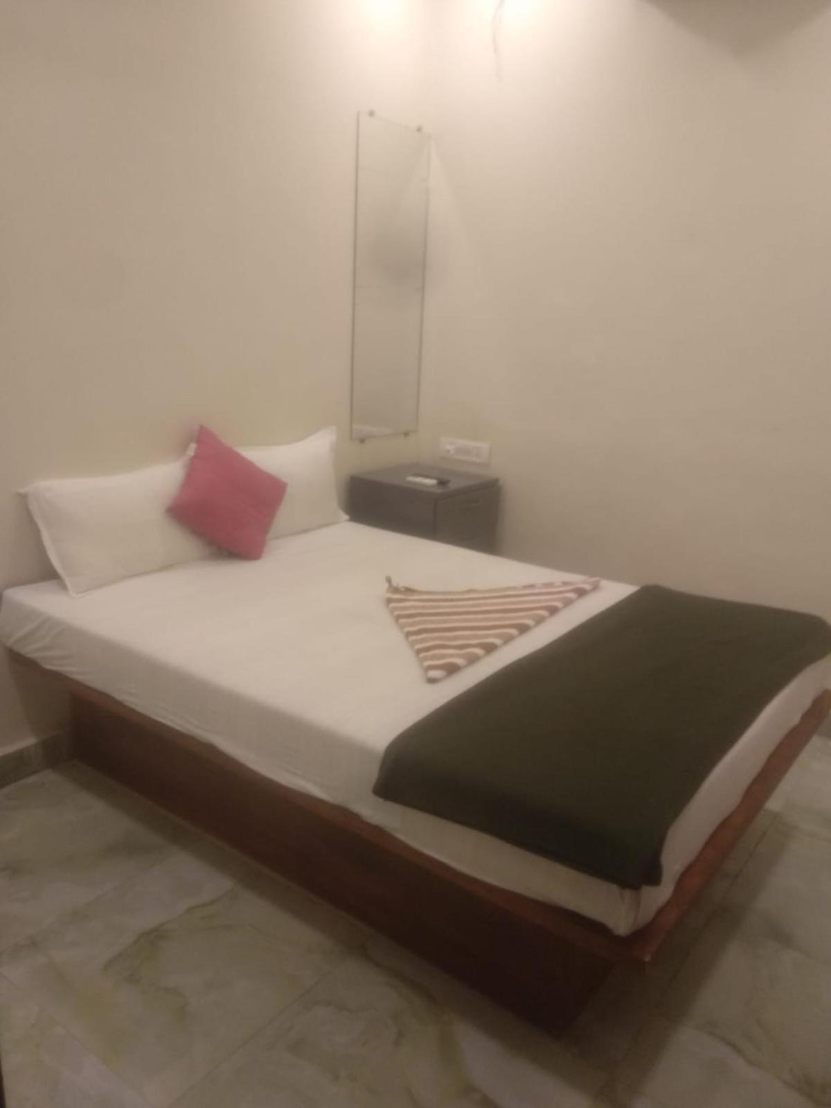 New Hotel Tara By Glitz Hotels Mumbai  Buitenkant foto